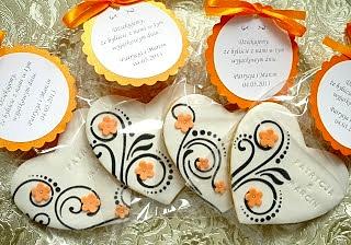 Ciastka ślubne z ornamentami