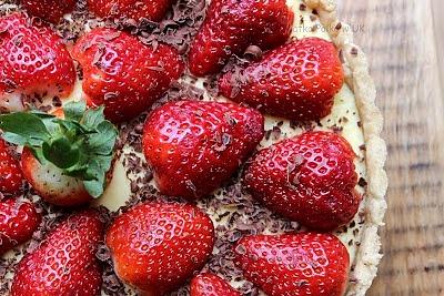 Kokosowa tarta z ricottą i truskawkami