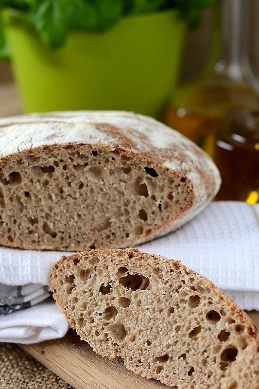 Chleb pszenno-żytny na zakwasie