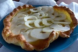 Wytrawny naleśnik z gruszką i gorgonzolą - słone śniadanie