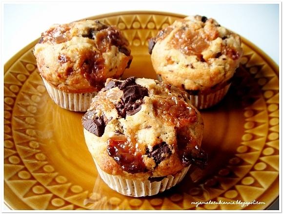 Muffiny pomarańczowe z gorzką czekoladą i krówkami