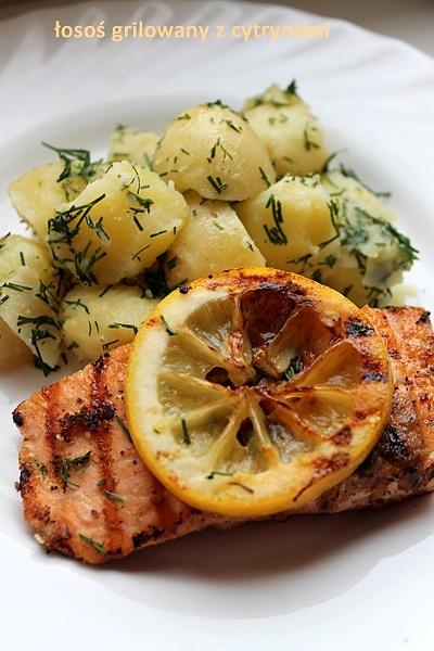 Łosoś grillowany z cytrynami