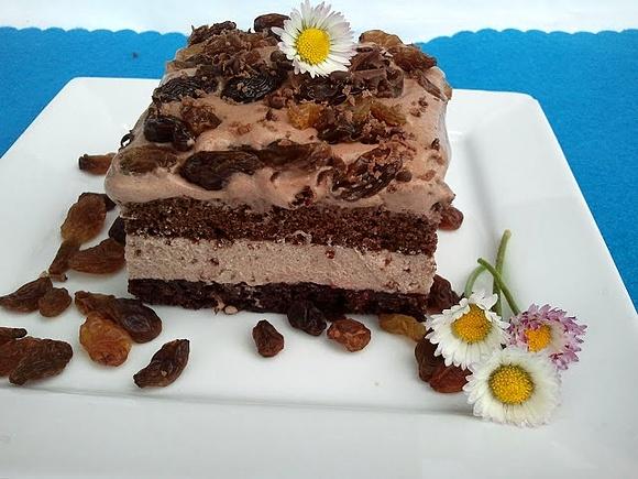 Ciasto Hiszpan z jeżynowym dżemem i rumem