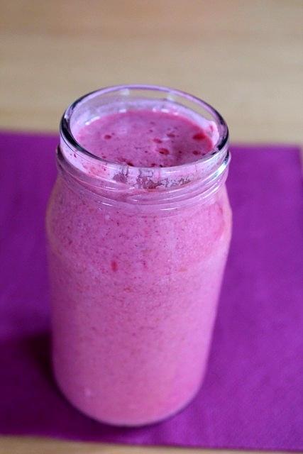 Malinowy jogurt owsiany