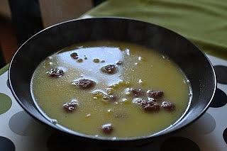 Zupa serowa z klopsikami drobiowymi