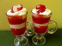 Deser z serka mascarpone i truskawek