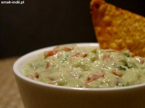 Jogurtowy dip z awokado - indyjska wersja guacamole