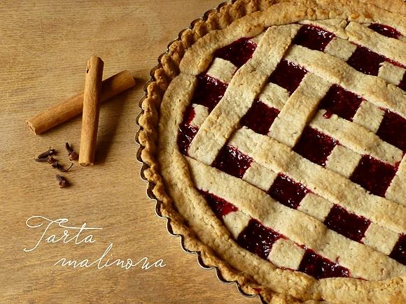 Malinowa tarta z cynamonem i goździkami