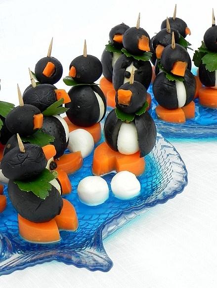 Pingwinki z oliwek i mozzarelli na imieniny