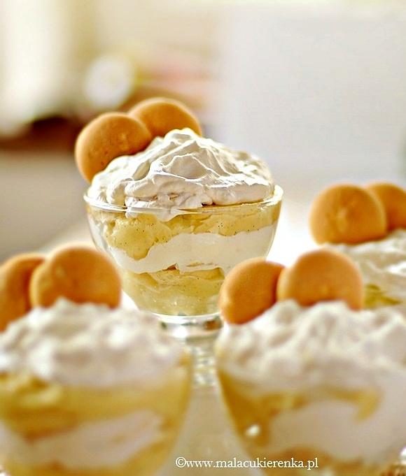 Bananowy pudding z kremem waniliowym i śmietanką