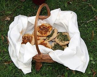 Podpłomyki cebulowe i czosnkowo-pietruszkowe
