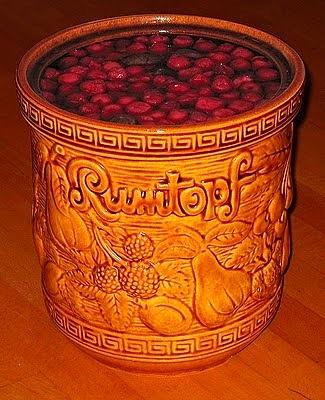 Rumtopf - jak przygotować owoce w rumie według tradycyjnej receptury