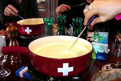 Fondue serowe z białym winem