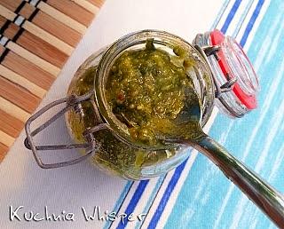 Pesto z bazylii i orzeszków piniowych