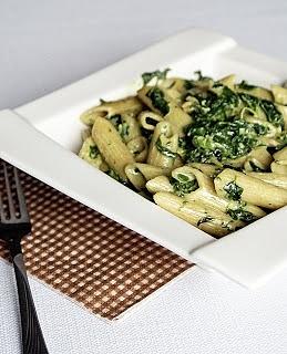 Penne z kremowym sosem ze szpinakiem