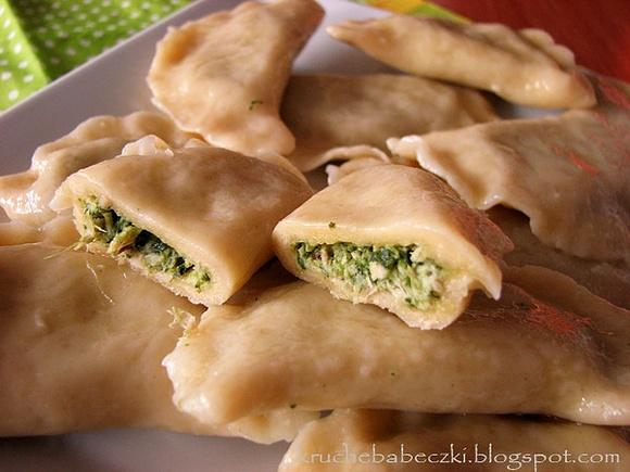 Pierogi ze szpinakiem fetą i kurczakiem