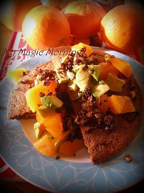 Karobowy omlet z pomarańczy i avocado