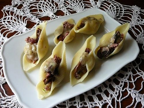 Conchiglioni nadziane na obiad dla Madzi z Obados