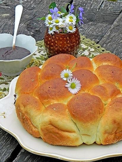 Czeskie buchty z powidłami śliwkowymi