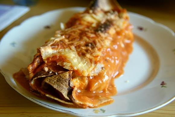 Enchiladas z kurczakiem i pomidorami