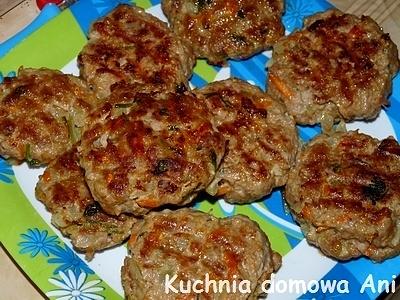Grillowane kotlety mielone z warzywami