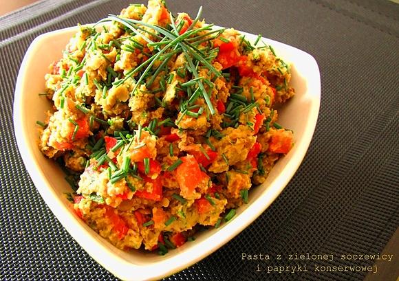 Pasta z soczewicy, marchewki i marynowanej papryki na kanapki
