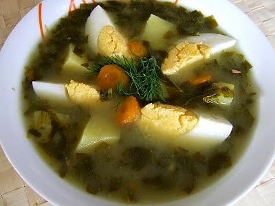Szczawiowa z młodych warzyw