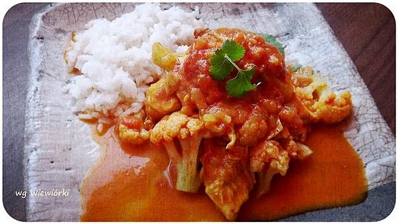 Lekkie curry kalafiorowe z indykiem bez mleka
