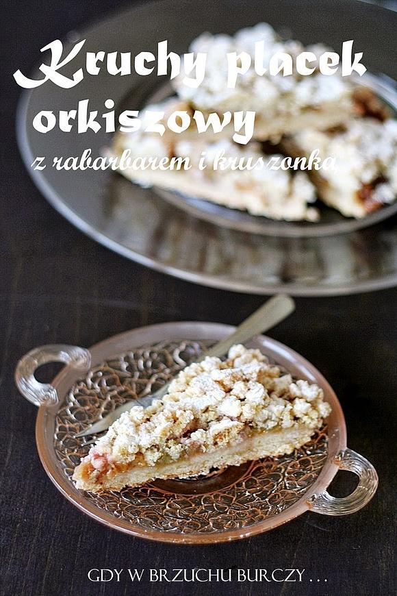 Kruchy placek orkiszowy z rabarbarem i kruszonką