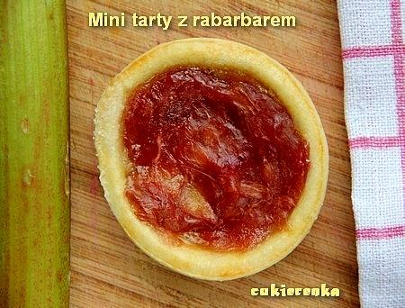 Mini tarty z rabarbarowym kisielem