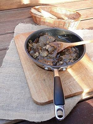 Karkówka duszona z grzybami