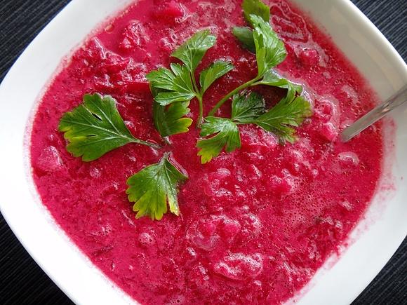 Zupa buraczkowa z ziemniakami