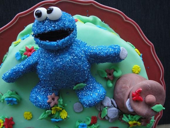 Dekoracje z lukru plastycznego i fondant na tort urodzinowy
