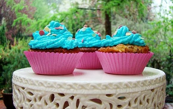 Śniadaniowe cupcakes z kremem - pyszne i pożywne babeczki