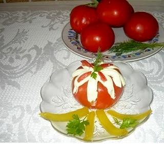 Pomidorowe rozety - przystawki z pomidorów