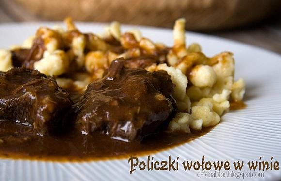 Policzki wołowe w winie z domowymi kluseczkami