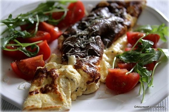 Omlet z żółtym serem
