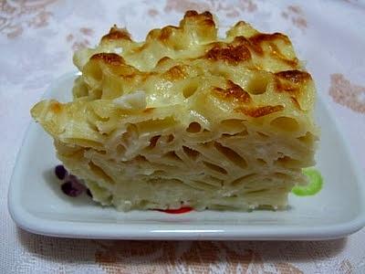 Makaron w sosie beszamelowym na sposób turecki