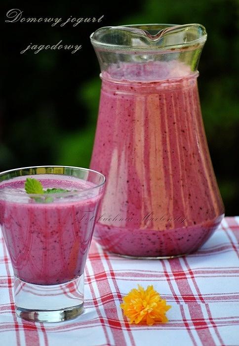 Domowy jogurt jagodowy