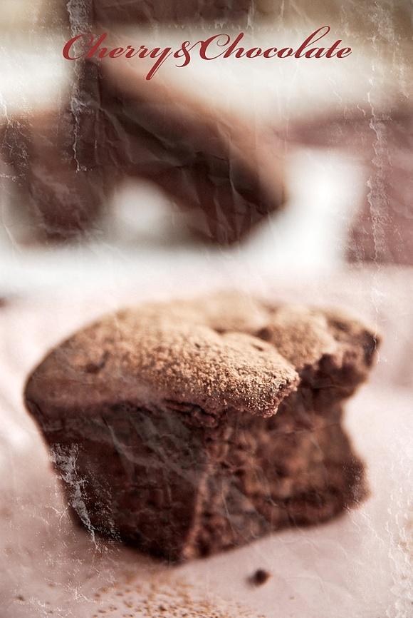 Wiśnie i czekolada - przepis na słodkie połączenie smaków