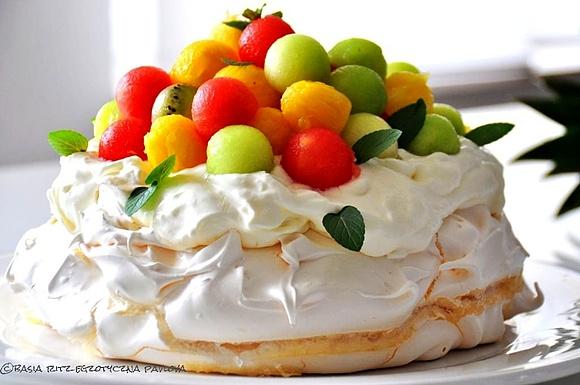 Egzotyczna pavlova z Karaibów