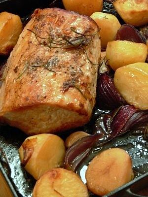 Schab pieczony z ziemniakami i rozmarynem