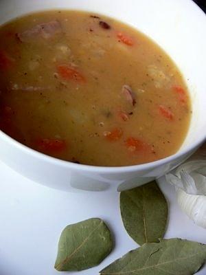 Zupa grochowa na wędzonce