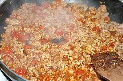 Lasagne z mięsem i beszamelowym sosem