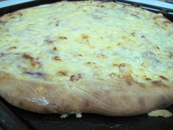 Pizza carbonara