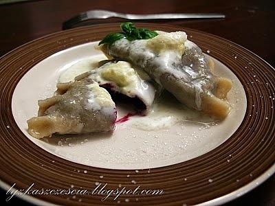 Pierogi z jagodami