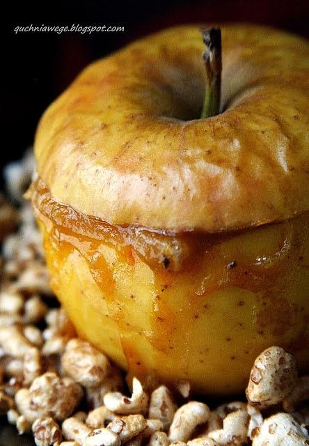 Jabłko z dżemem – smaczna przekąska pieczona w piekarniku