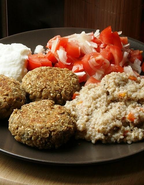Kotlet pieczarkowy z płatkami owsianymi i przyprawami