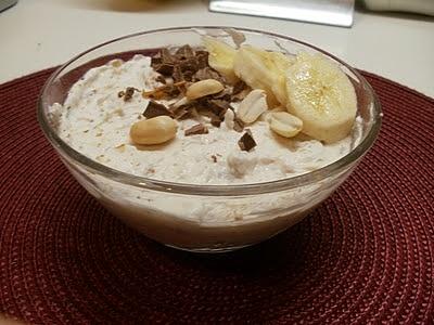 Serek homogenizowany z bananem kokos i czekoladą na śniadanie