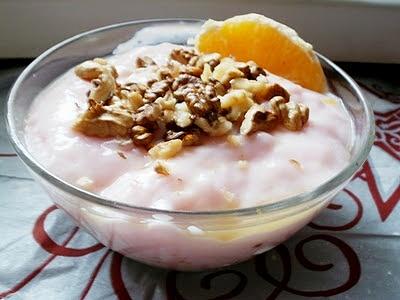 Budyń waniliowy z ciastkami orzechami i pomarańczą